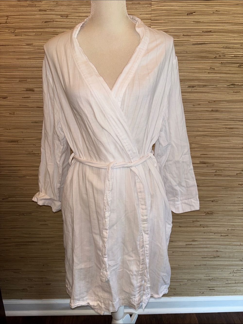 Feline 💯 % cotton Classic Lightweight White / very light pink Robe Belt medium